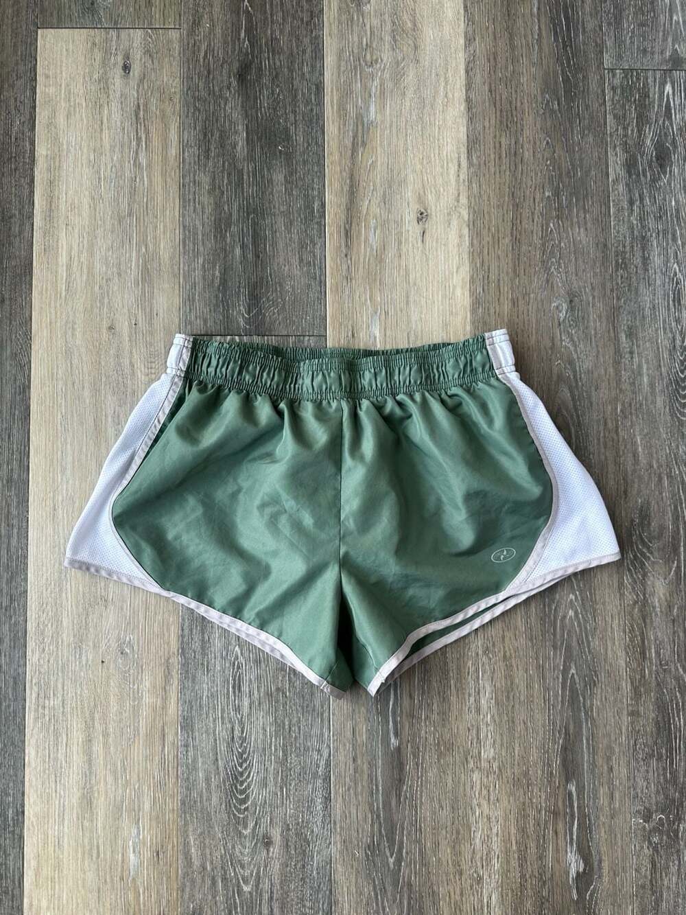 NYL Sport Green Running Shorts Size Medium Mesh Accent Athletic Athleisure